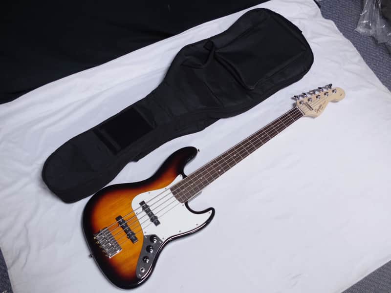 Squier Affinity Jazz Bass front