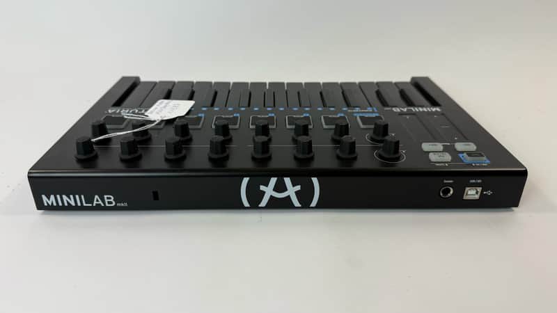 Arturia MiniLab MkII detail