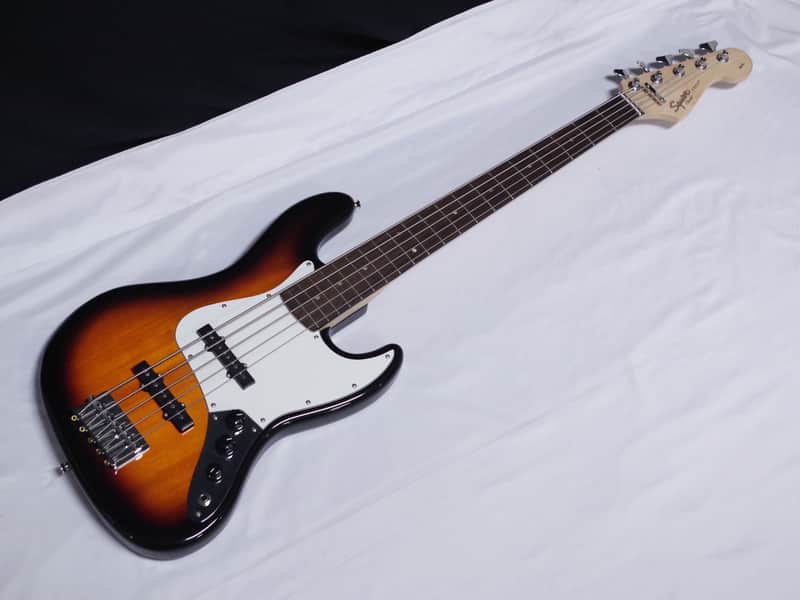 Squier Affinity Jazz Bass detail