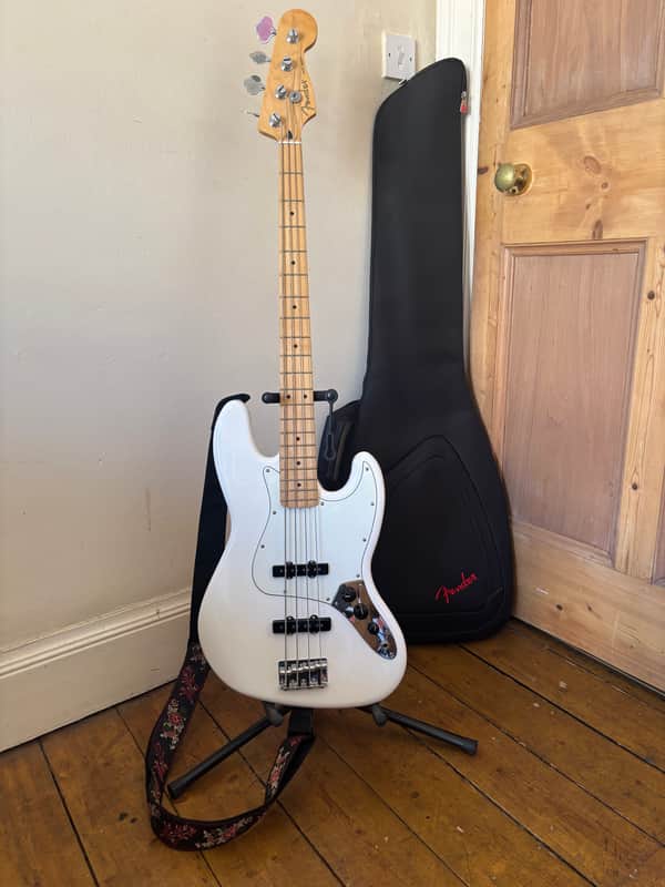 Fender Player Jazz Bass front
