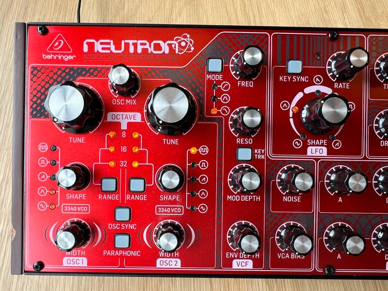 Behringer Neutron semi-modular detail